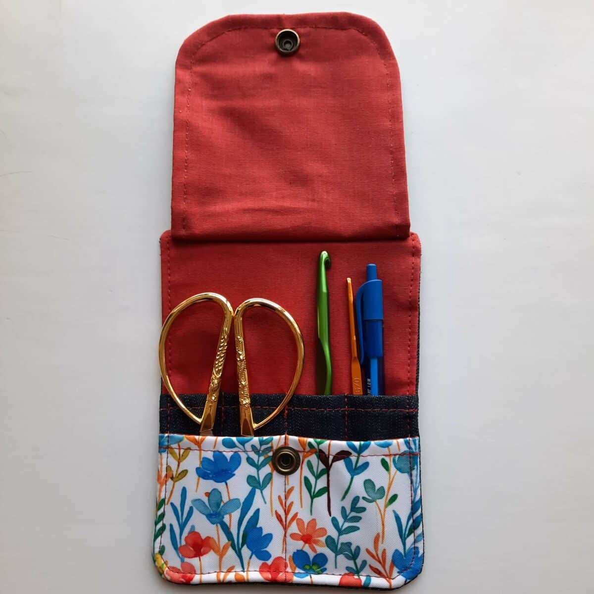 Porta crochet de bolsillo