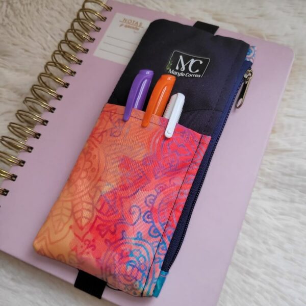 Estuche con elástico